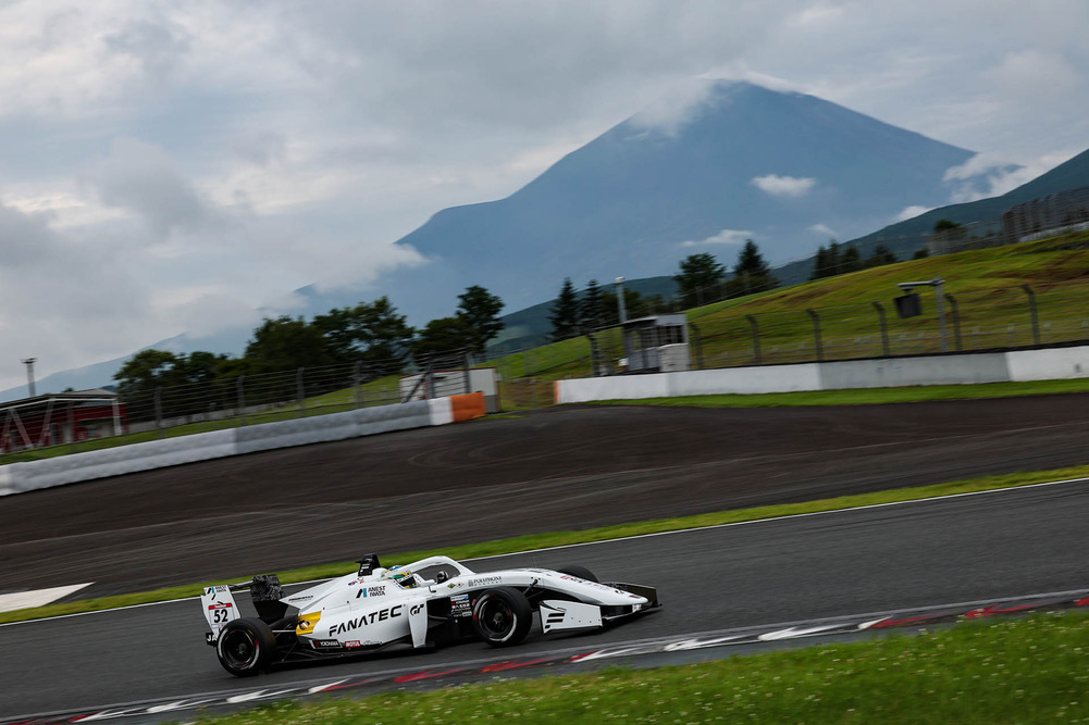 Αυτή η φάση θα ήταν η πρώτη ευκαιρία του Fraga να δαμάσει ολόκληρη τη Fuji Speedway με το όχημα Super Formula Lights